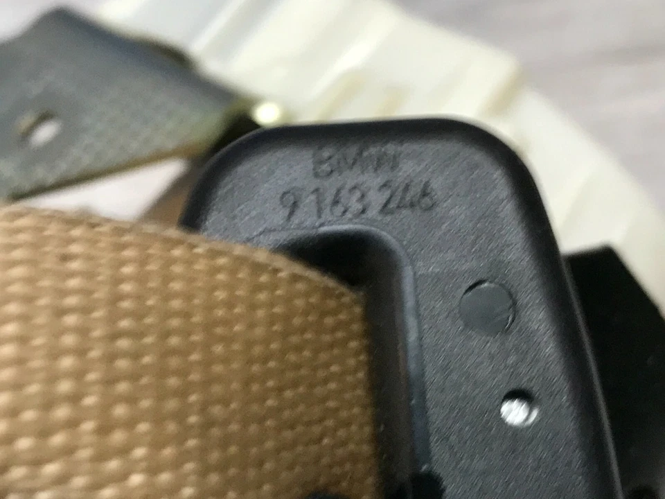 Cinturón de seguridad exterior superior asiento trasero BMW 550i 750i M5 B7 2010-2016 F01 F02 F10 Foto 4 de 4