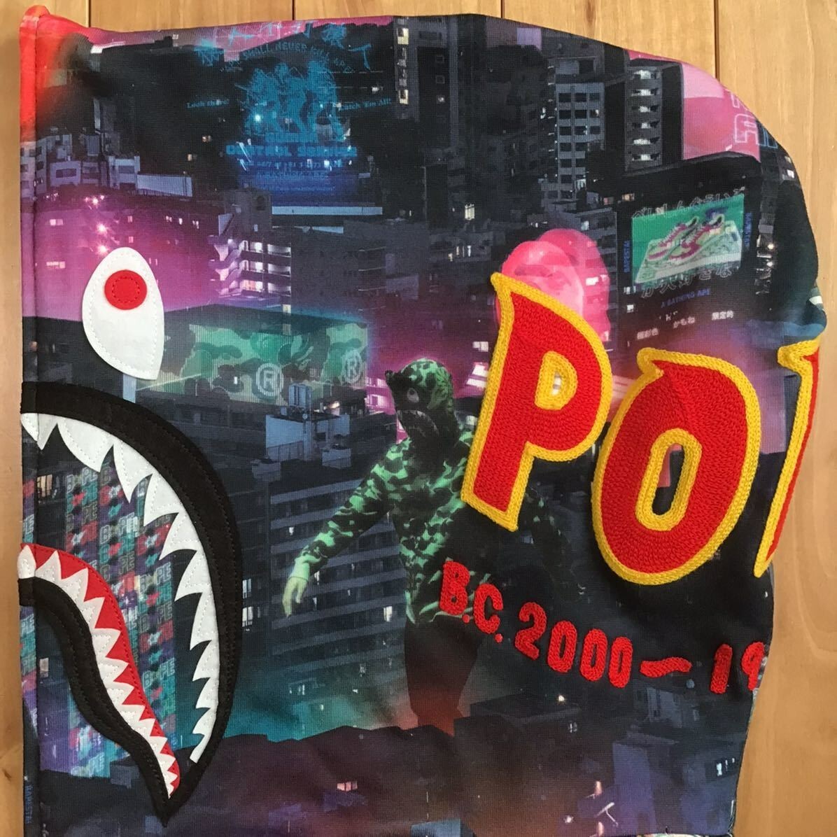 ほぼ未使用！A Bathing Ape パーカー NEON TOKYO M BAPE NEON TOKYO Shark full zip hoodie A Bathing Ape Size XL