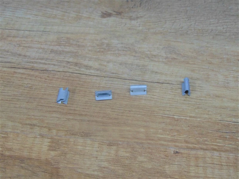 Brand New Clamp Set of 4 Genuine Mercedes W124/R129/W221 