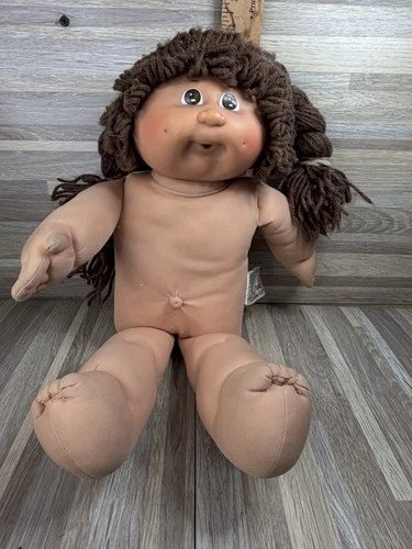 Vintage Cabbage Patch Kids Girl Doll with Brown Hair Brown Eyes And Dimples HM 4