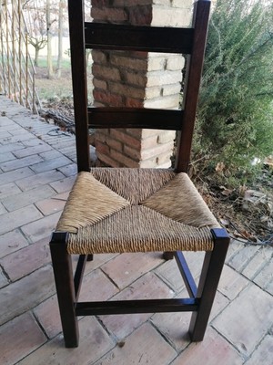 Lotto di sedie vintage impagliate in legno massello