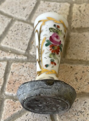 Antiker Siegel Hartporzellan Royalist drei Lilienblüten Bourbon Rosendekor