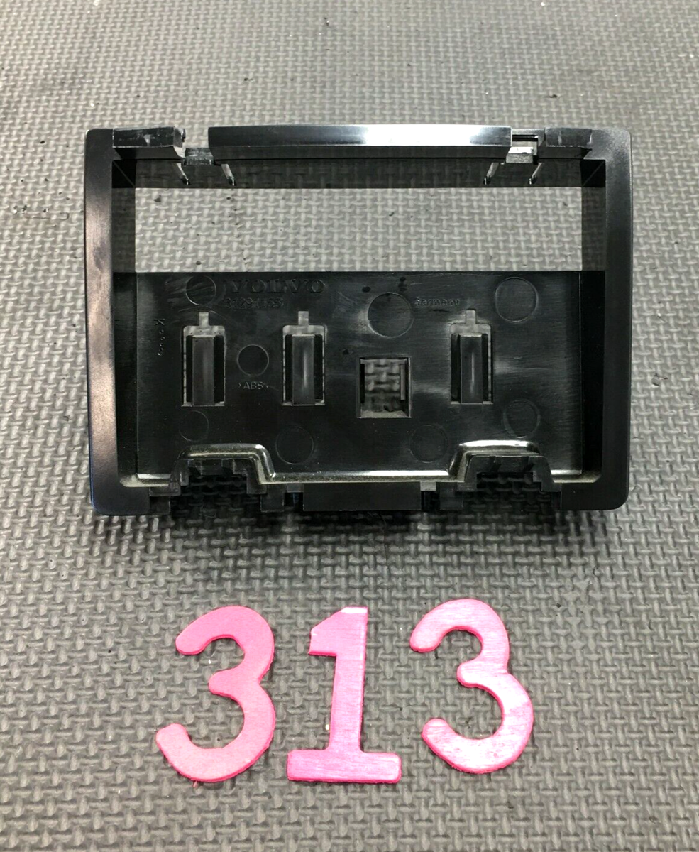 08-12 Volvo S80 Rear Center Console Ashtray Retainer Cover