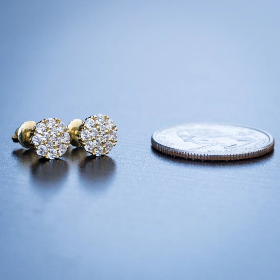 Aretes redondos de hip hop enchapados en oro de 14 quilates para hombre con racimo de circonita cúbica Foto 4 de 4