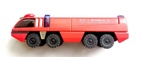 Rosenbauer Panther 8x8 - Cursor 1:87 AIRPORT BEIJING - Bild 2 von 4
