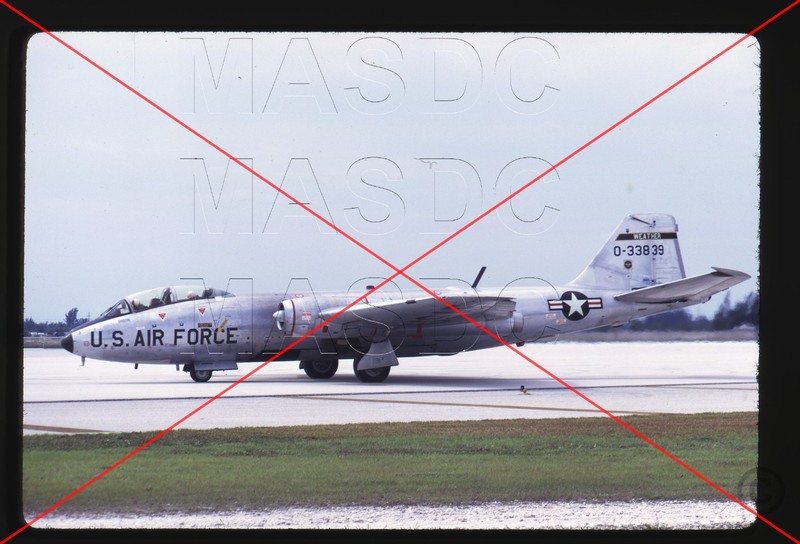 A050 - 35mm Kodachrome Aircraft Slide - B-57C Canberra 53-3839 58WRS WEATHER '69