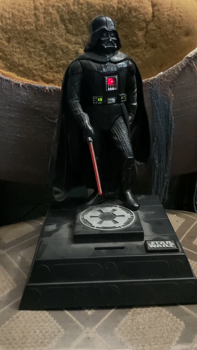 Star Wars Darth Vader Electronic Talking Bank 2005 READ Star Wars Darth Vader Electronic Talking Bank 2005 READ