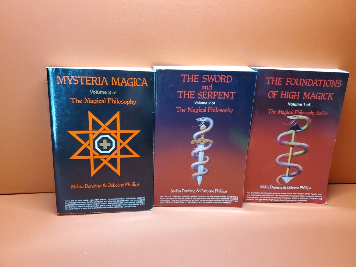 絵本・児童書 The Magic Tapestry  Demi  First Edition The Magic Tapestry: A Chinese Folktale: Demi: 9780805028102