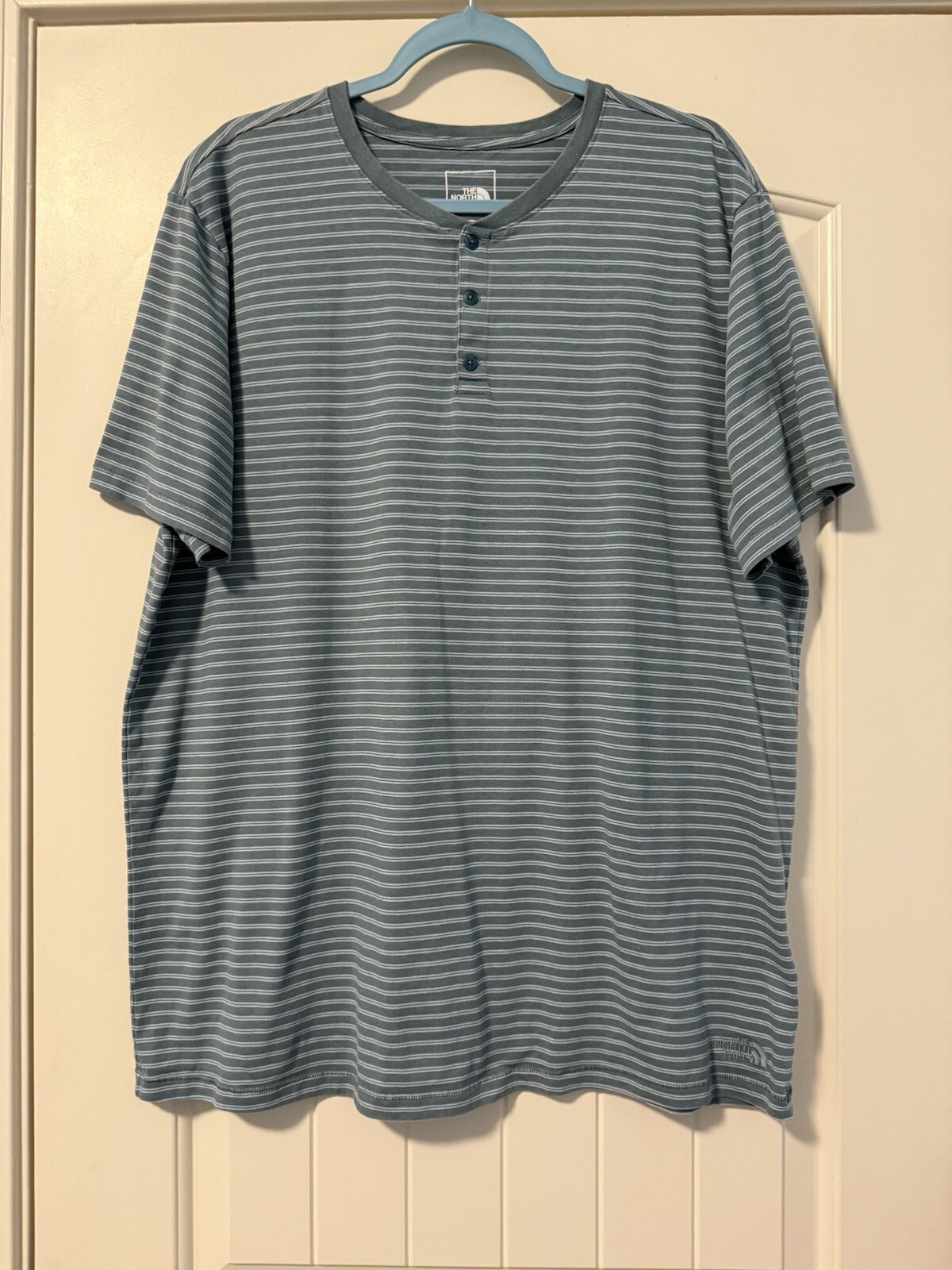 The North Face Mens XL Short Sleeve Terrain Henley T-Shirt in Green White