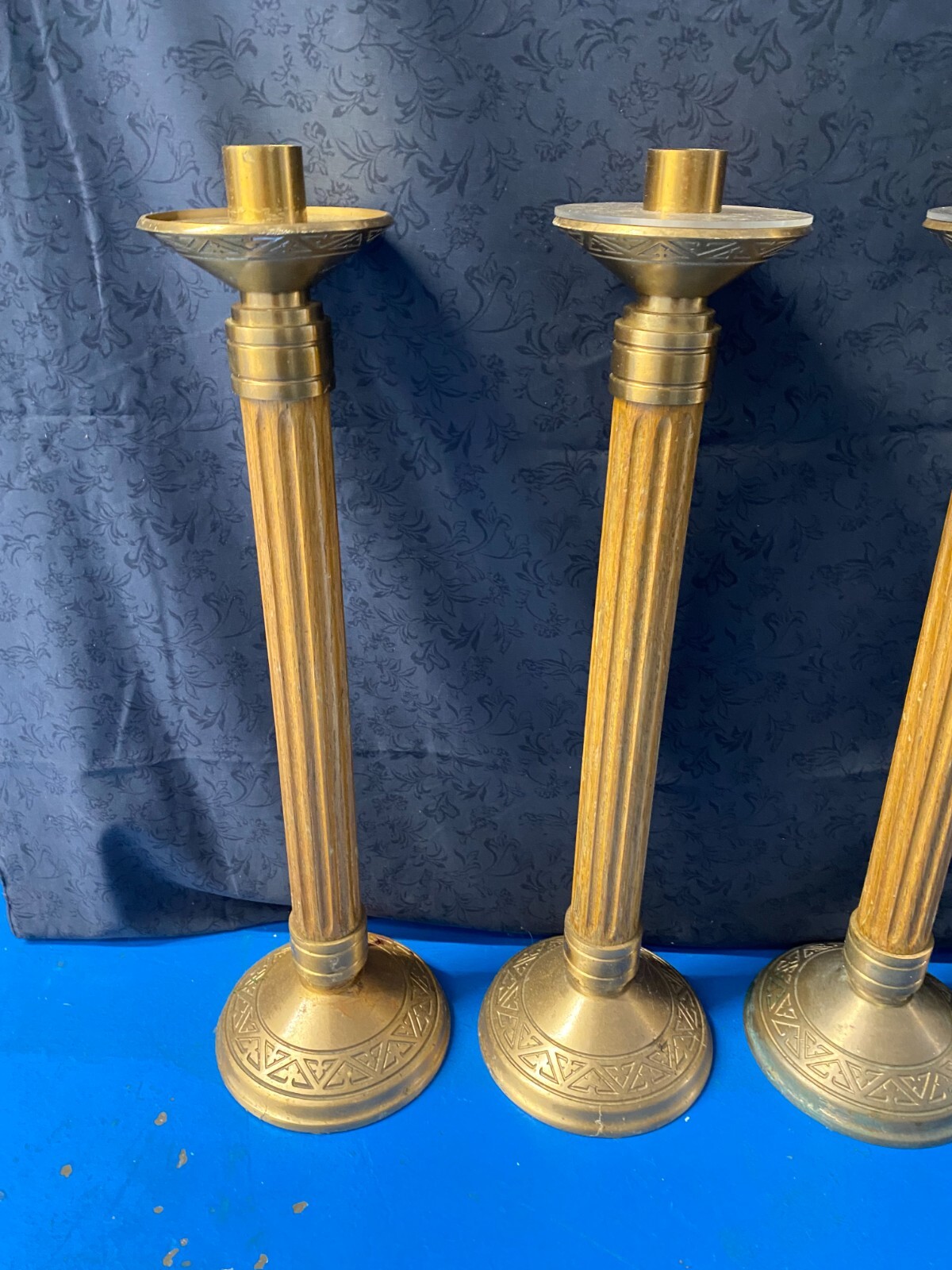 4 MATCHING BRASS AND WOOD ALTAR CANDLESTICKS PrettylifeStylez