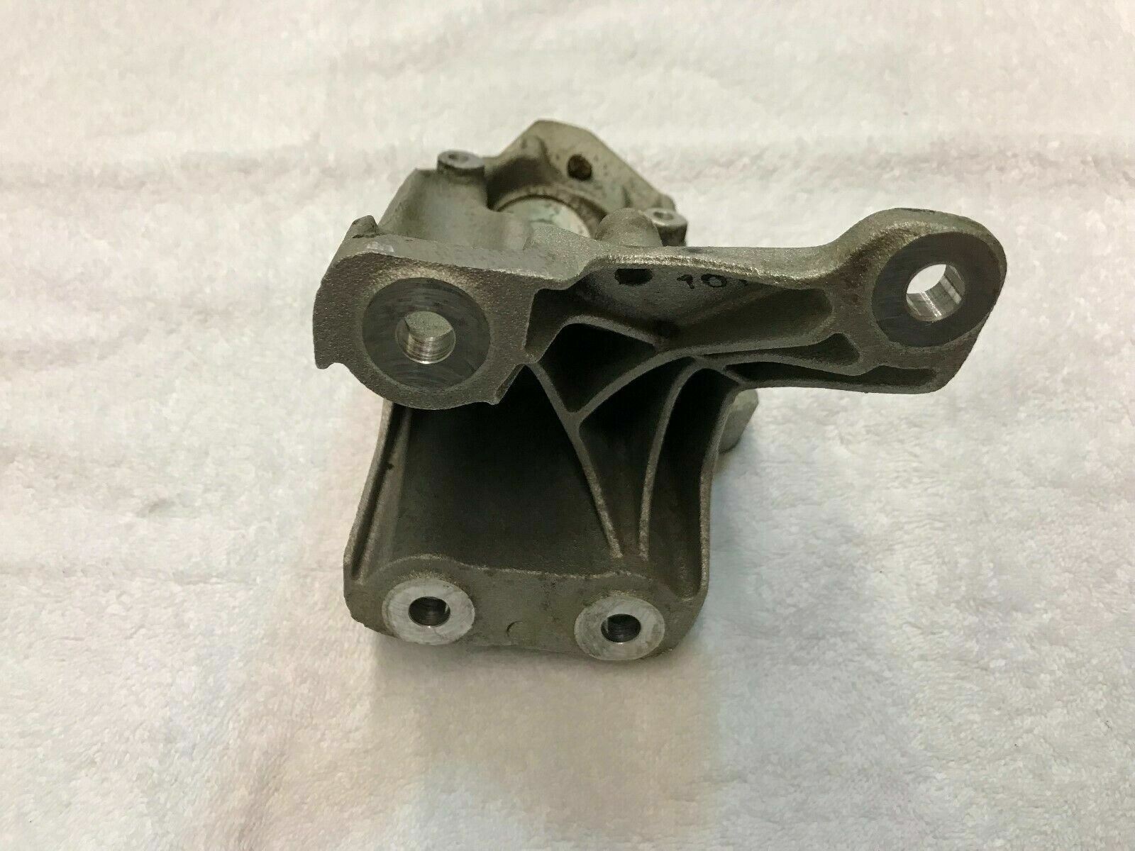LAMBORGHINI HURACAN LP610 DRIVER LEFT ENGINE MOTOR MOUNT BRACKET OEM 420199307H