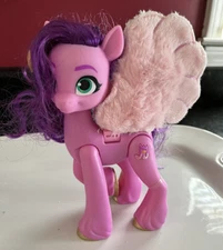 My Little Pony: A New Generation Singing Star Princess Petals Moving Wings EUC