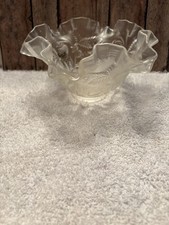 VTG Fenton Clear Frosted Strawberry Bowl,Ruffled Edges,produced in 1980s.13.8oz.