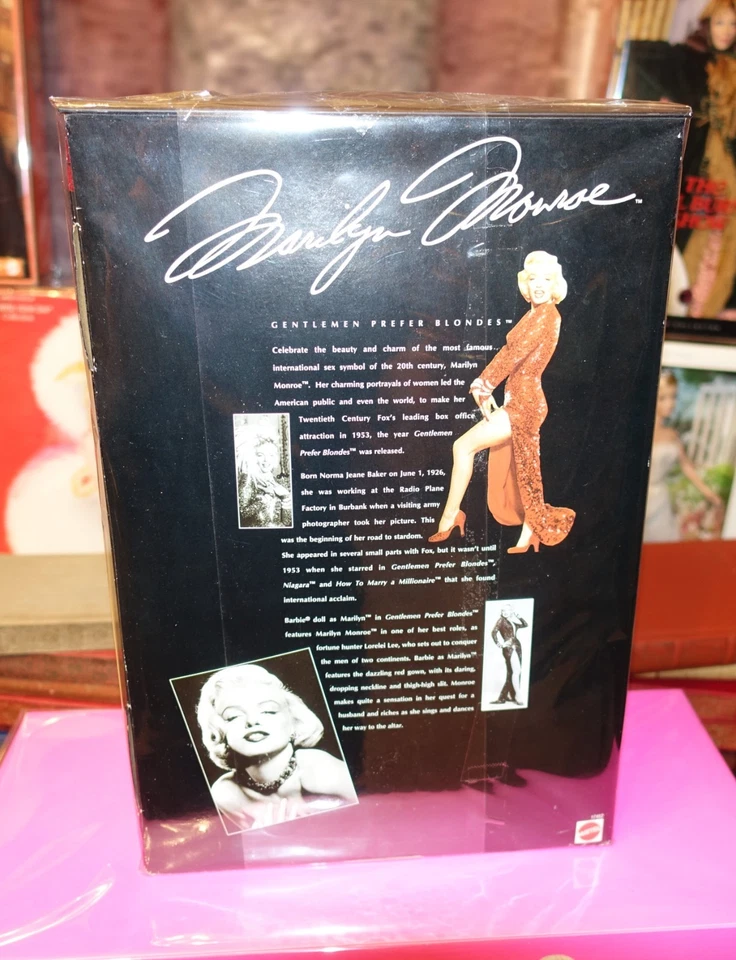 BARBIE MARILYN MONROE, GENTLEMEN PREFERE BLONDES, RED DRESS,NOT PERFECT BOX NRFB - Imagen 4 de 4