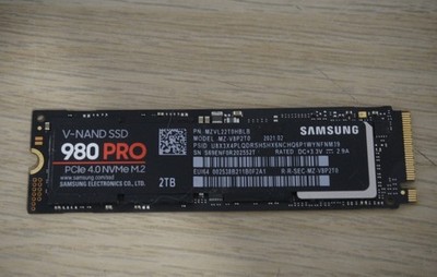 Samsung 980 PRO NVMe M.2 SSD, 2 TB, PCIe 4.0, 7.000 MB/s Lesen, 5.000 MB/s Schre