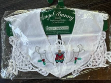 NOS Vintage 1995 Daisy Kingdom Christmas ANGEL BUNNY Lace Embroidered COLLAR