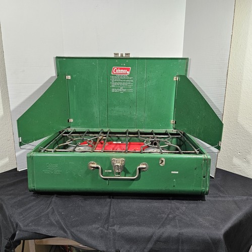 Coleman 2-Burner White Gas Camping Hiking Stove Model 413G dated 10/1973 Tested - Picture 19 of 24
