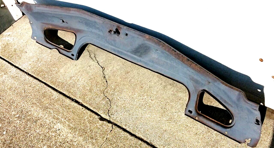 1955 Ford Crown Victoria/Sunliner Hood Lock Support Panel Foto 4 de 4