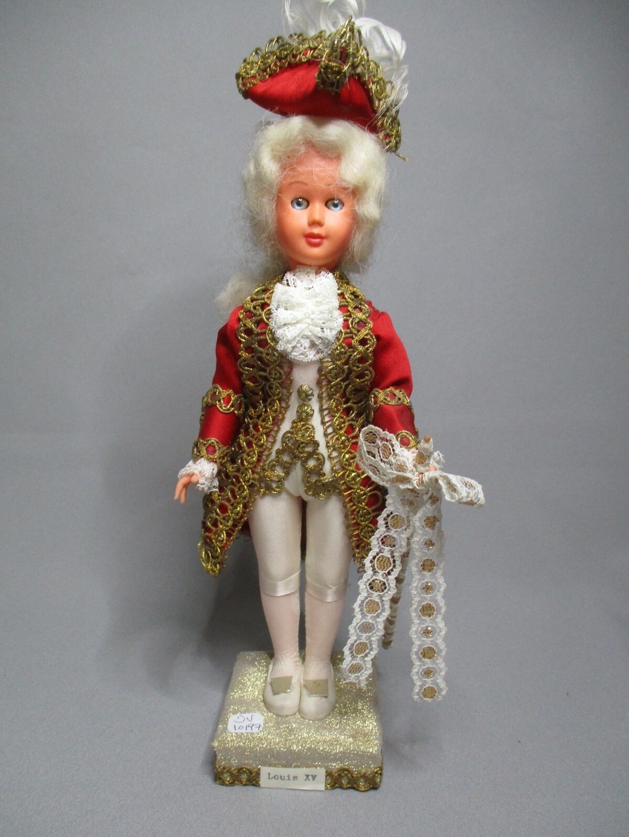 Cpa - Fantaisie, l'éventail Louis XV, collection du petit parisien