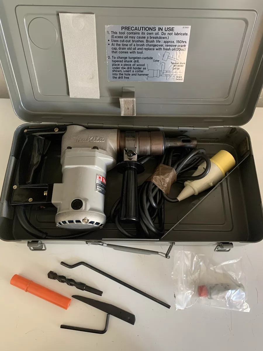 Makita Hammer Drill HR2210 Industrial 520w With Case And Bit 110v Unused