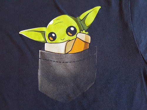Baby Yoda in a Pocket T Shirt Medium EUC Star Wars Mandalorian Grogu INV2887 - Picture 2 of 8