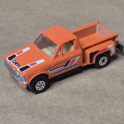 Yatming 1973 Chevrolet LUV Stepside Pickup Orange Chevy Truck 1:64 Diecast Model
