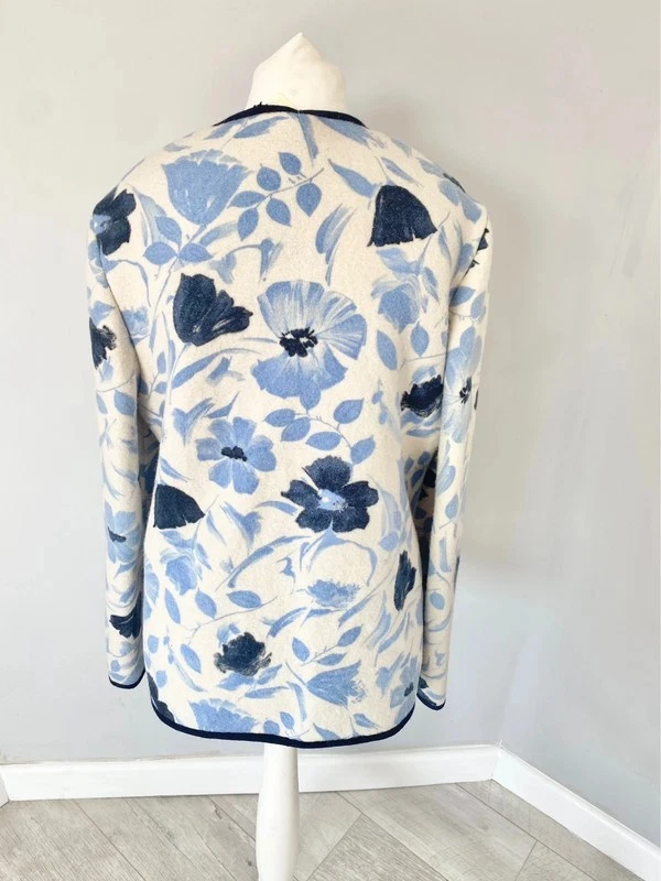 Geiger Austria Ladies Pure New Wool Floral Jacket Size 14 New with tags - Image 4 of 4