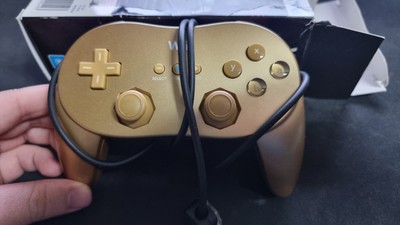 GoldenEye 007 Special Edition w Classic Controller Pro Gold