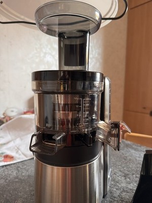 Hurom Slow Juicer HZ SBE17
