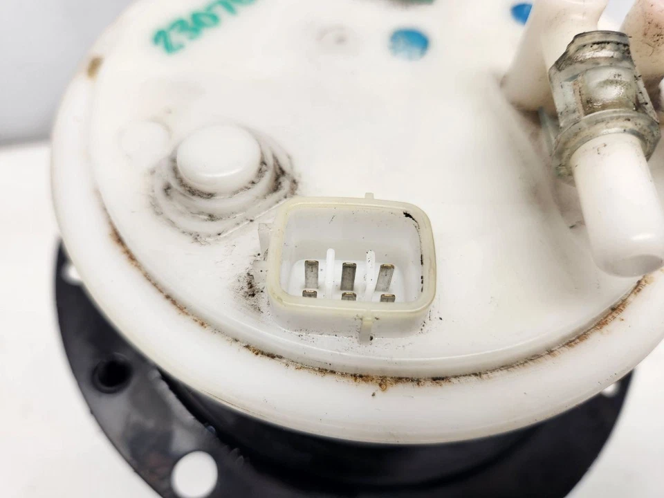 2006-09 Subaru Legacy (2,5 л / без турбонаддува / питаемые выбросы) топливный насос в сборе - Изображение 3 из 4