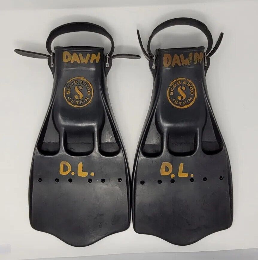 ScubaPro Jet Fins with Straps - Black - Size Medium - Made ScubaPro Jet Fins with Straps - Black - Size Medium - Made