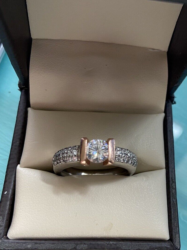 DIAMOND MOISSANITE 14K GOLD LADIES RING