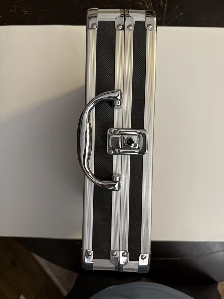 Maletín de carpeta multimedia de bloqueo Vaultz tiene capacidad para aproximadamente 95 CD DVD. CDs de 15 páginas x 8 ea Foto 2 de 3