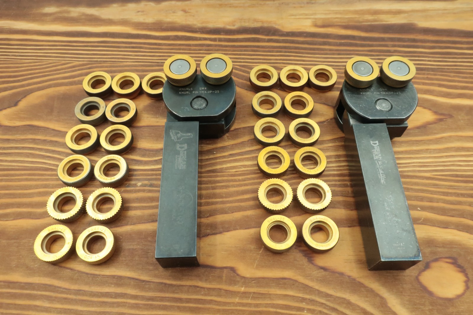 Dorian SSCK-125 Shoulder Self Cenering Knurling Tool w/ 15 Used Knurls 1" Shank