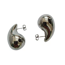 NWOT Minimalist Modern Acrylic Stud earrings Silver Color One Size