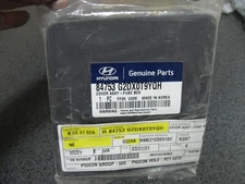 Hyundai 84753 G2DX0 T9YQH Fuse Box Cover Assembly New Genuine