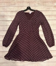 ALYA SZ M PURPLE GOLD PINSTRIPE + GEOMETRIC PATTERNED SHEER SLEEVE V-NECK DRESS
