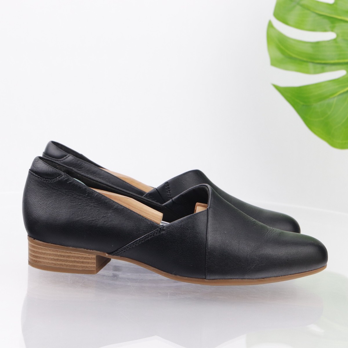 Clarks Womens Juliet Palm Loafer Size 8.5 Black Leather Flat Slip