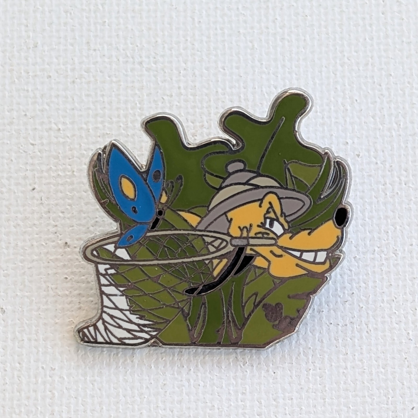 Cast Lanyard Series Safari Pluto enamel Disney pin