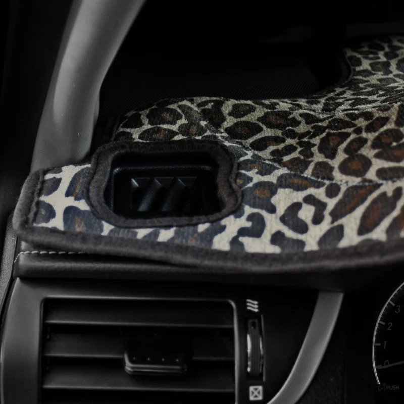 Aston Martin DBX Straight-Six 2021-2024 Dash cover