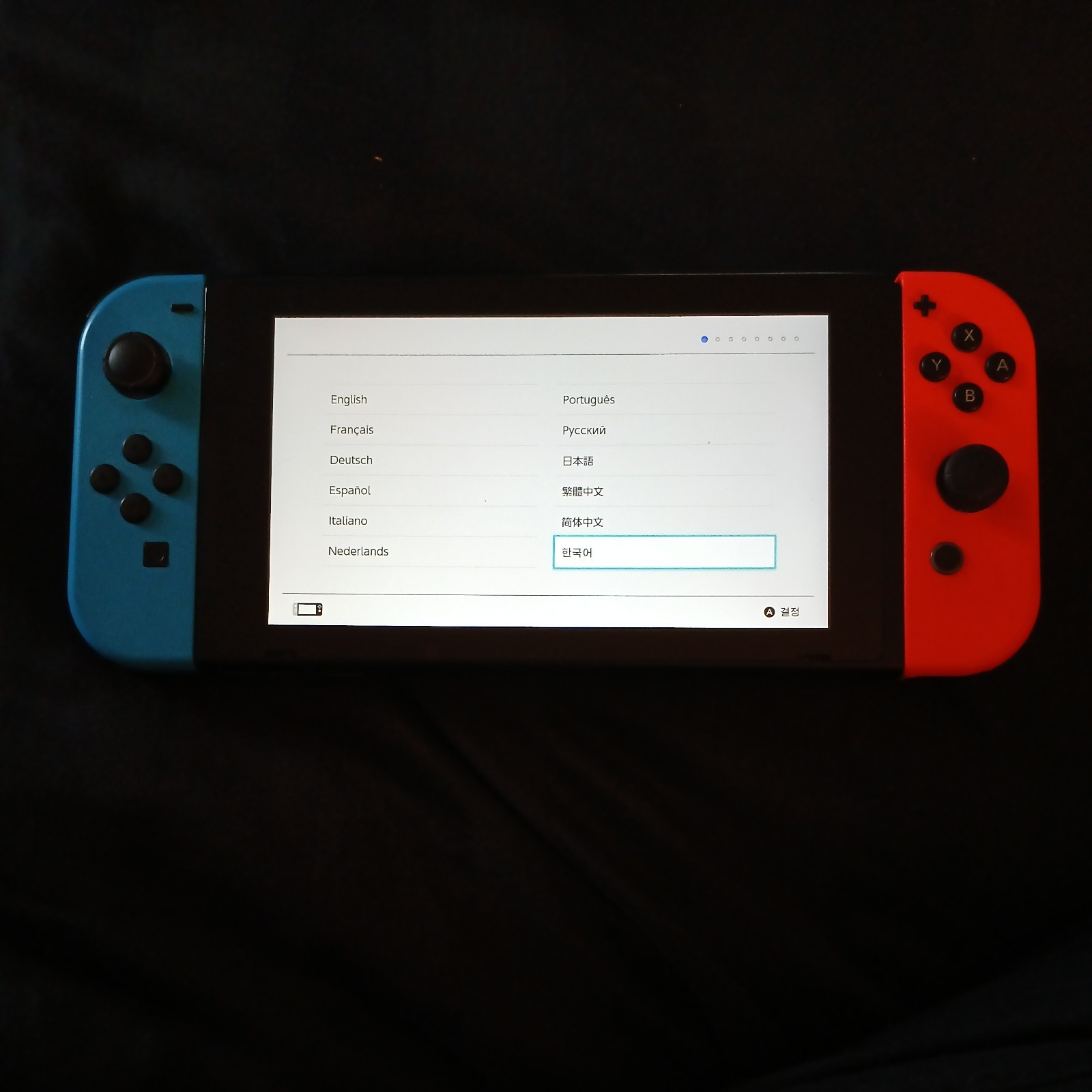 Nintendo Switch handheld Console Bundle Dock Joy-Con Charger Games  1080p