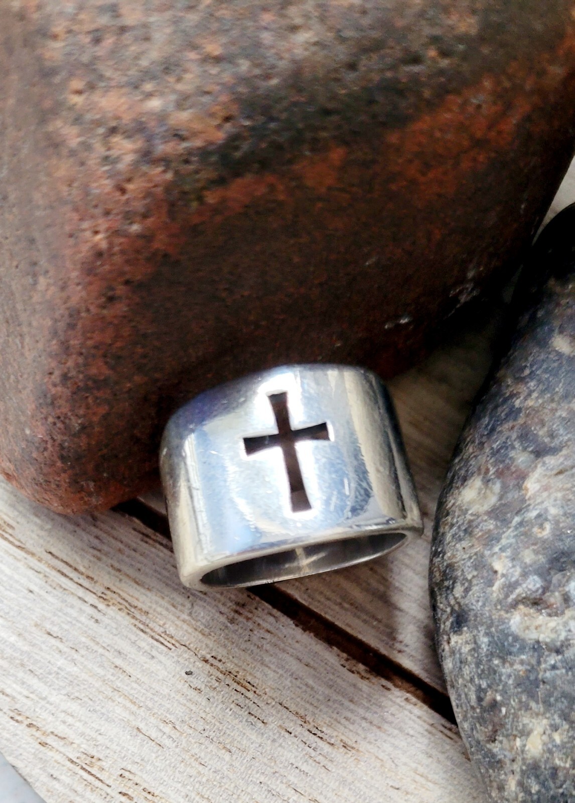Retired James Avery Wide VTG Cross Cut Out Ring Size 7 - Gem