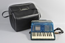 Vintage 1970s Yamaha Accordion Tenor 25 with Case Made in Japan, Sold as-is