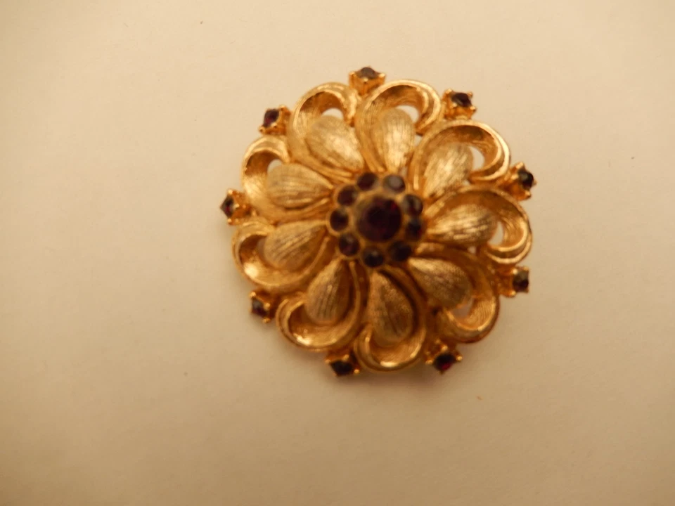BROCHE ancienne couleur or grenats TBE - Photo 1/1