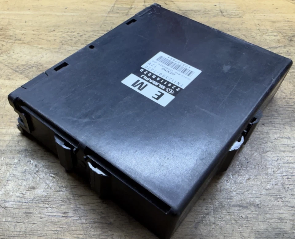 Módulo de control informático motor ECM Subaru Legacy Outback 2008-09 PCM 22611AN02D Foto 3 de 4