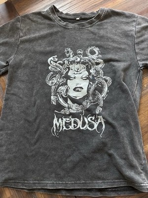 Medusa T Shirt  Size Small Weathered Look