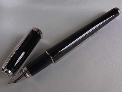 ST dupont 万年筆　フィディリオ ST Dupont Fidelio Fountain Pen - Blue Lacquer, GP Trim, 14K