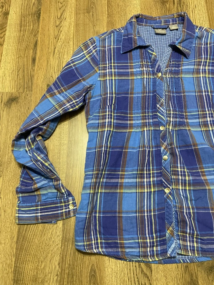 White Sierra Shirt, Women's Size Medium, Blue, Plaid, Button Up, Long Sleeve - Image 3 of 4