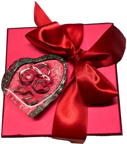 Heart Paperweight 4” Art Glass Recycled Glass Boxed - Picture 4 of 10