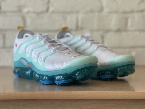 Nike Air VaporMax Plus Since 1972 Men’s Size 7.5 White Red Mint Green DQ7645-100 - Picture 4 of 10